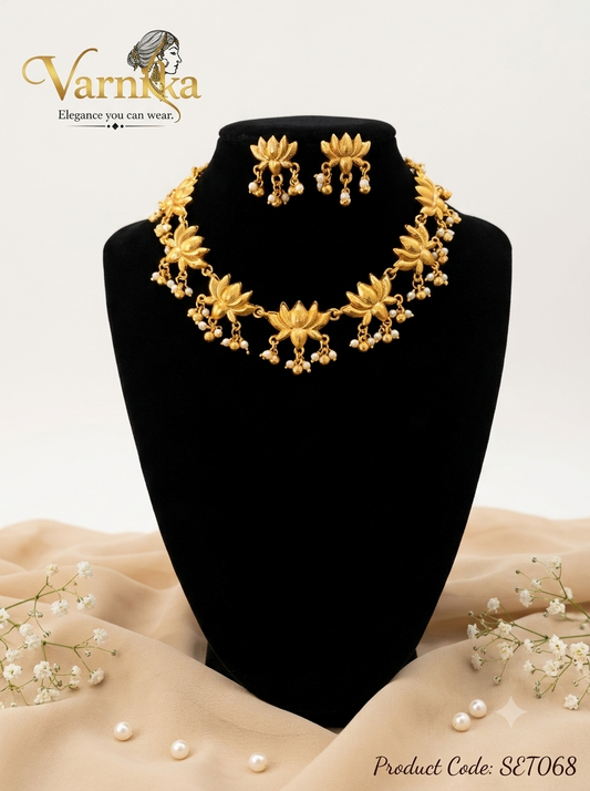 SET068 - The Lotus Bloom Short Necklace Set