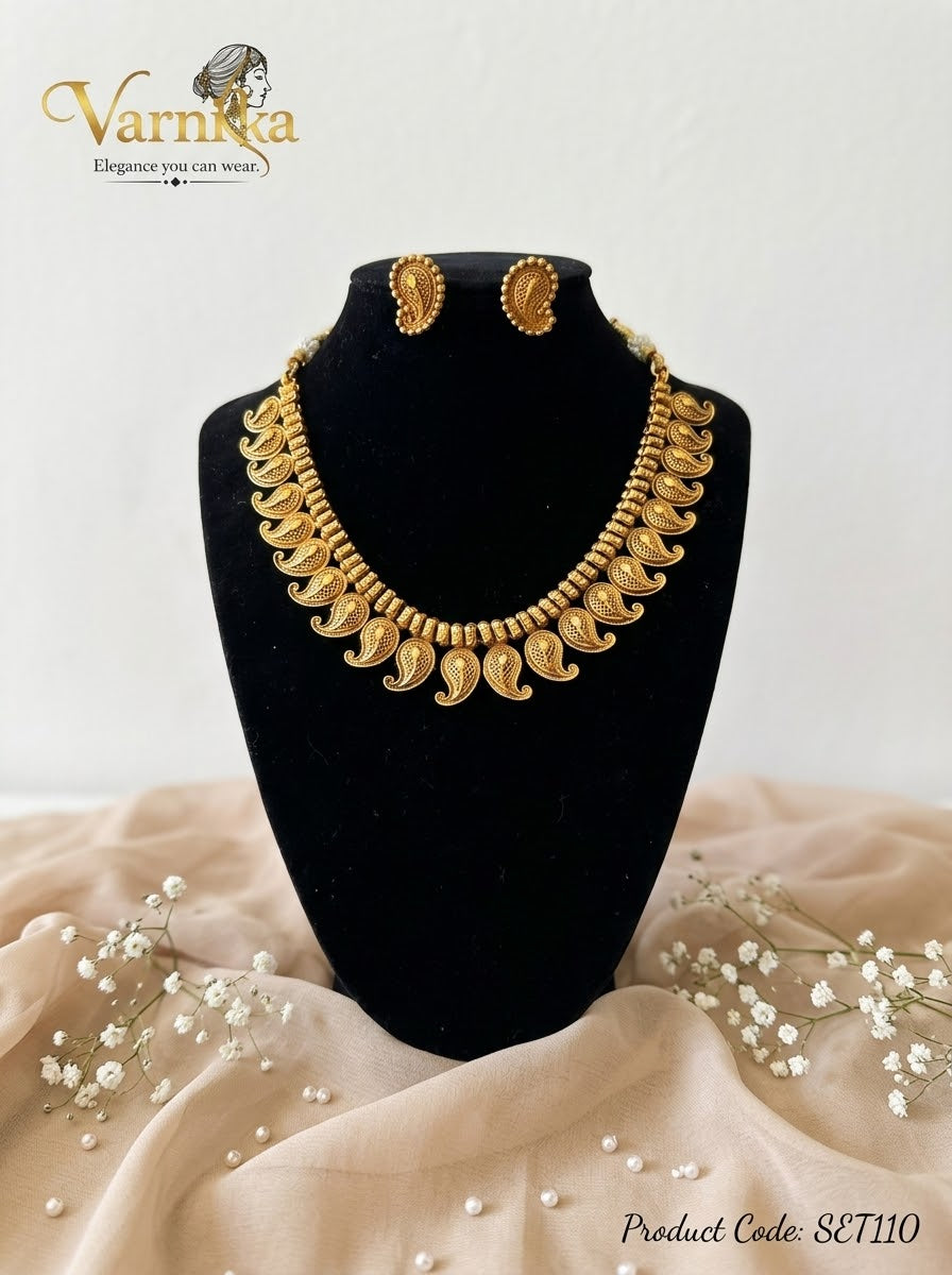 SET110 - Antique Gold-Toned Manga Malai Short Necklace Set